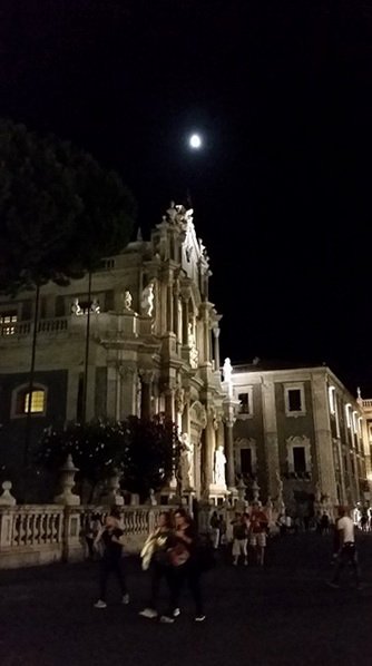 (30) Catania by night 